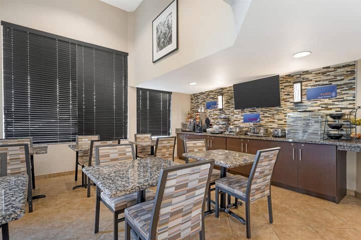 Breakfast area